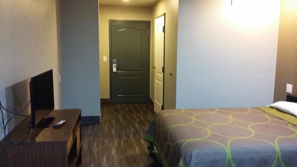 Super 8 By Wyndham San Diego/Imperial Beach Buitenkant foto