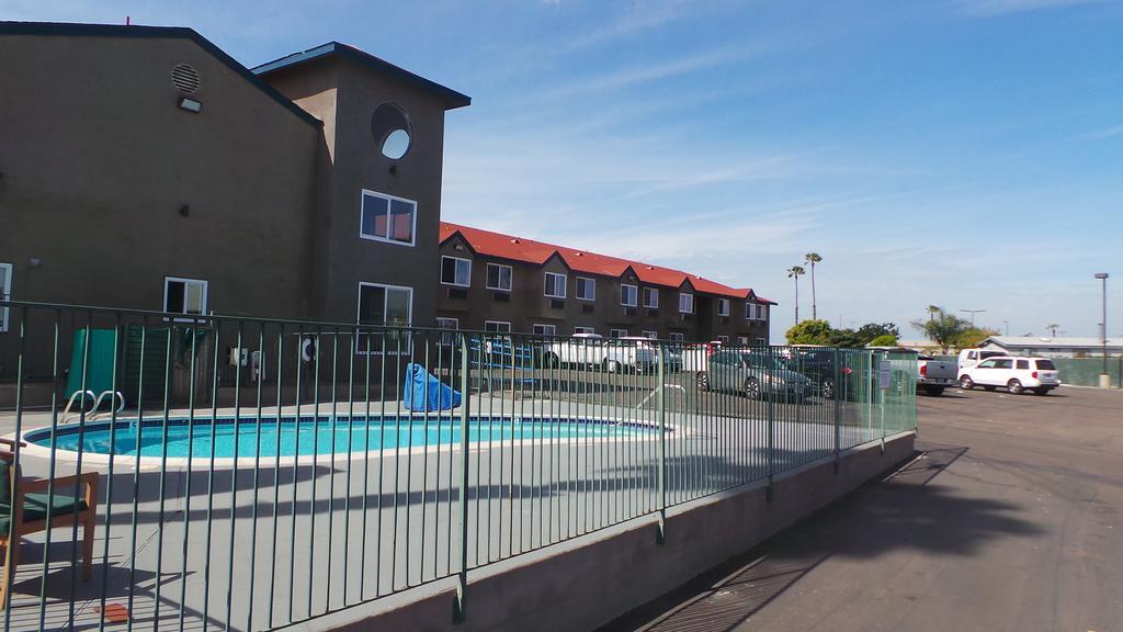 Super 8 By Wyndham San Diego/Imperial Beach Buitenkant foto
