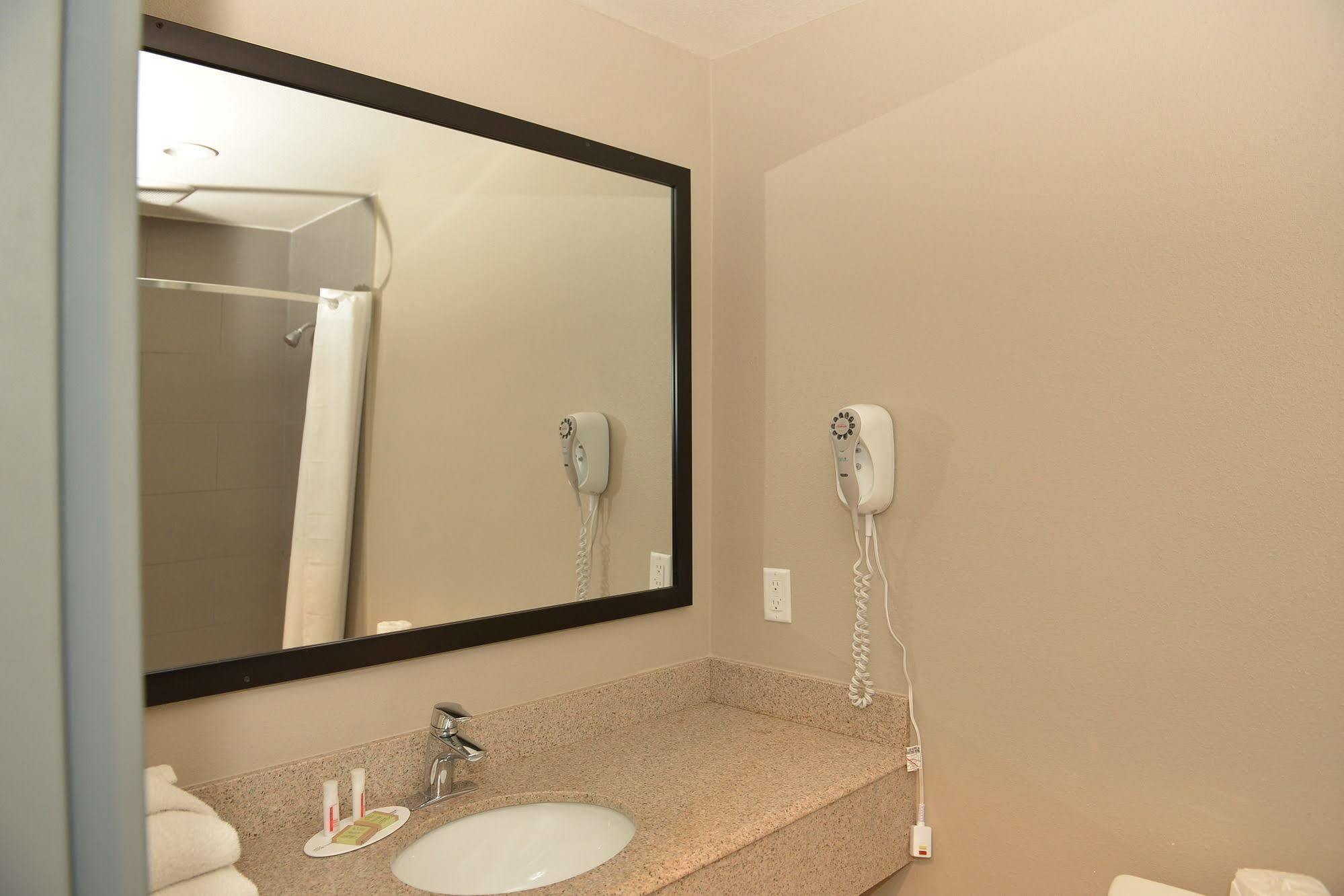 Super 8 By Wyndham San Diego/Imperial Beach Buitenkant foto