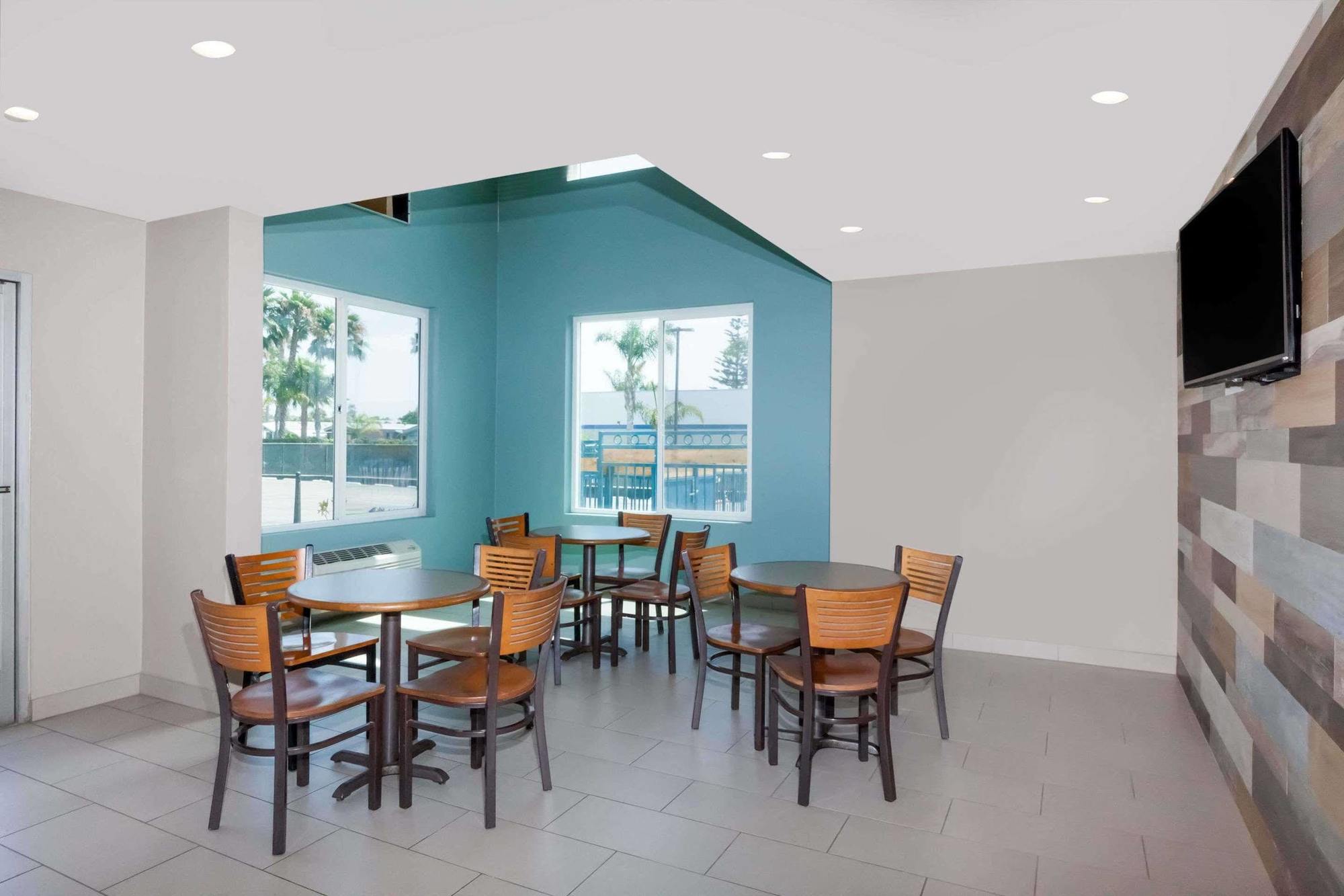 Super 8 By Wyndham San Diego/Imperial Beach Buitenkant foto