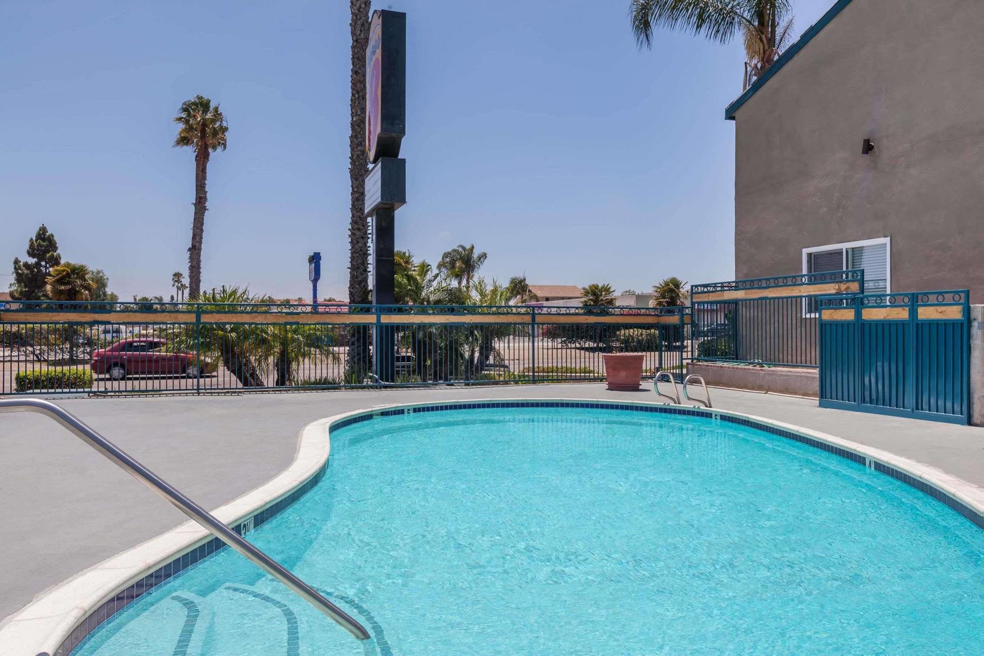 Super 8 By Wyndham San Diego/Imperial Beach Buitenkant foto