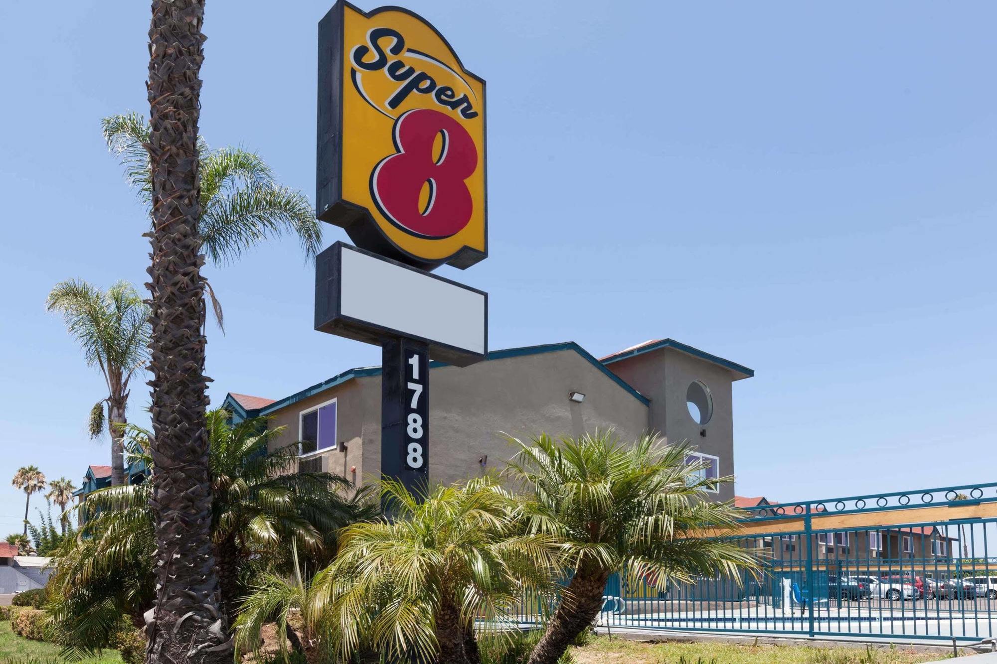 Super 8 By Wyndham San Diego/Imperial Beach Buitenkant foto